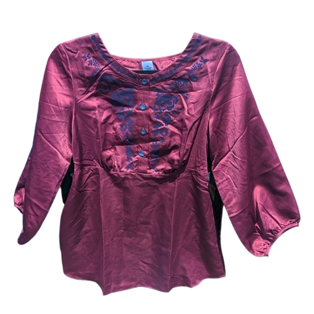 Women's Burgundy size Small w/ Navy Floral Design Top